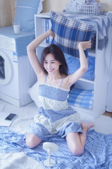 坤坤寒进桃子里